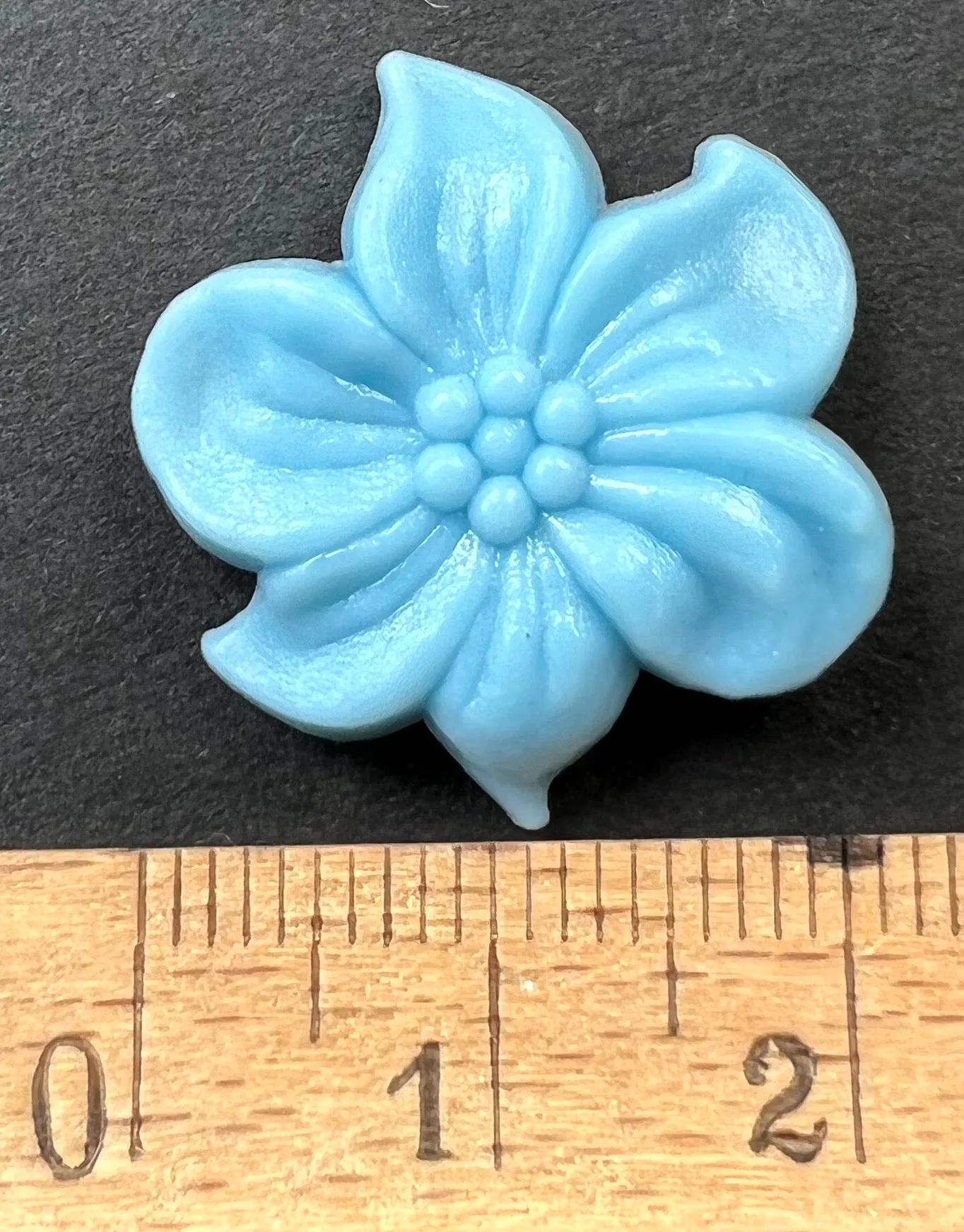 Charming Vintage Flower Cabochons - 2cm - 3cm wide