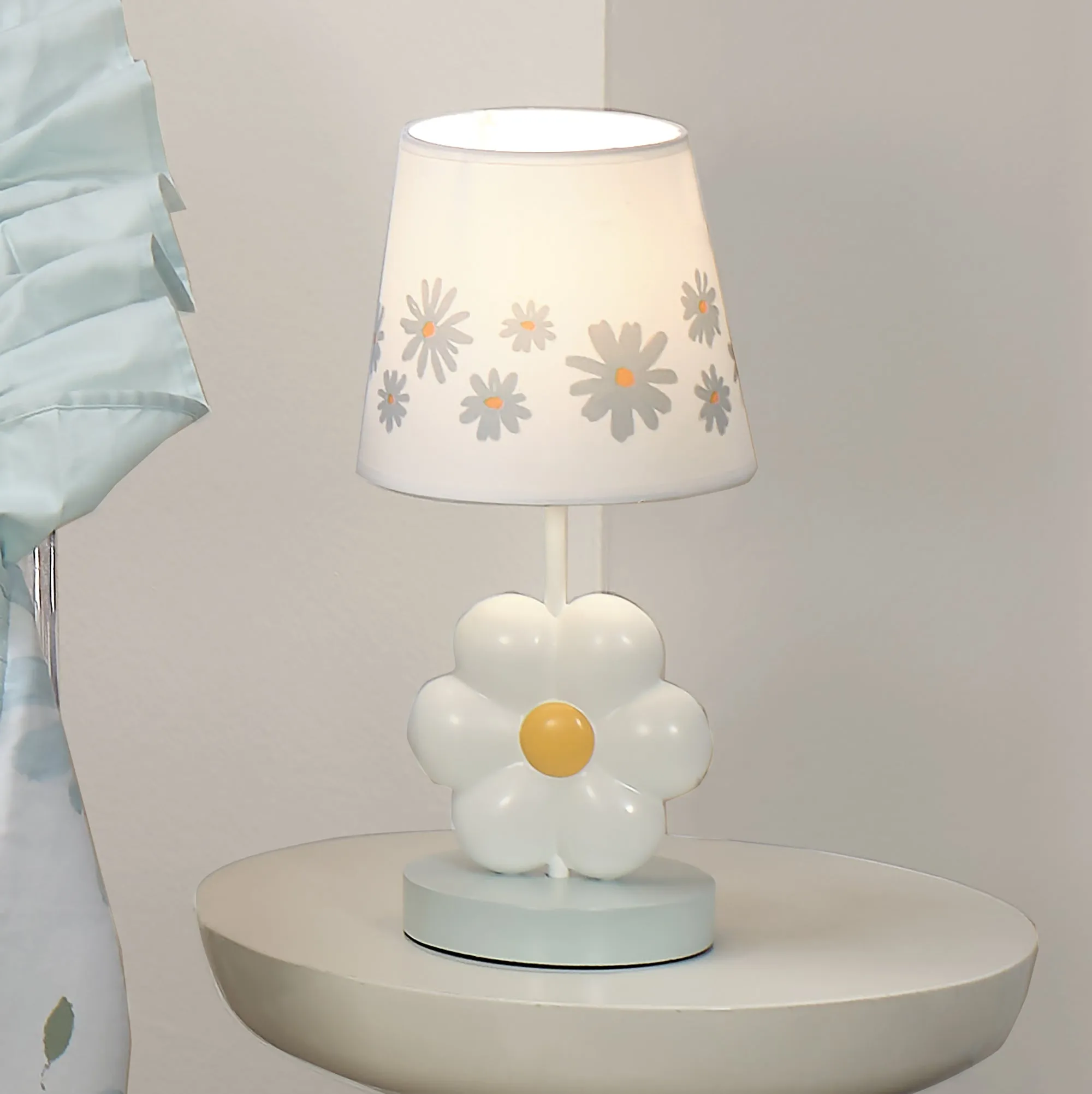 Sweet Daisy Lamp with Shade & Bulb